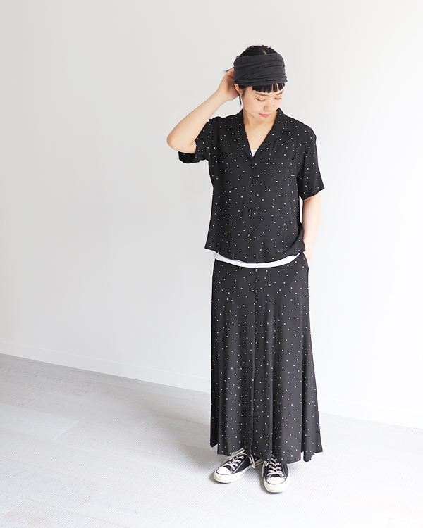 PHEENY(フィーニー) Rayon dot button-down skirt | STRATO BLOG